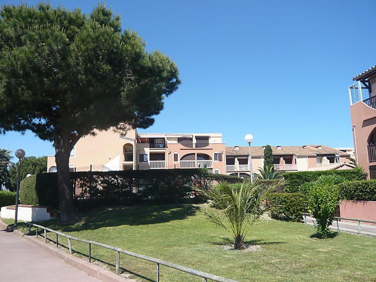 Appartement Charmant: Canet-en-Roussillon Retreat with Shared Pool Exterior photo